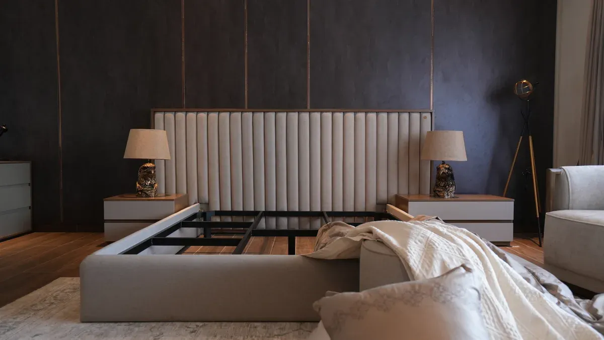 Solis Panel Bed